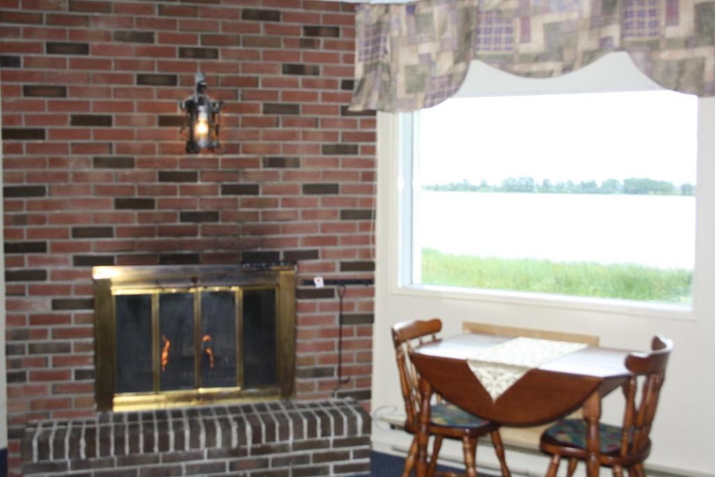 Au Doc Motel Repentigny Habitación foto